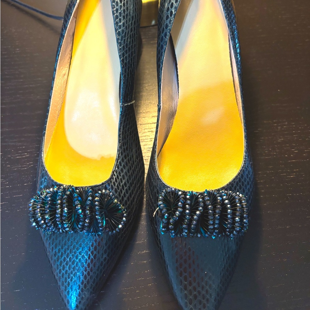 Size 10, heel brand new